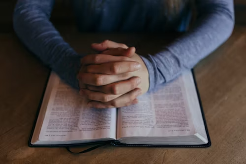 Study Bibles for Young Women: What’s the Best Version?